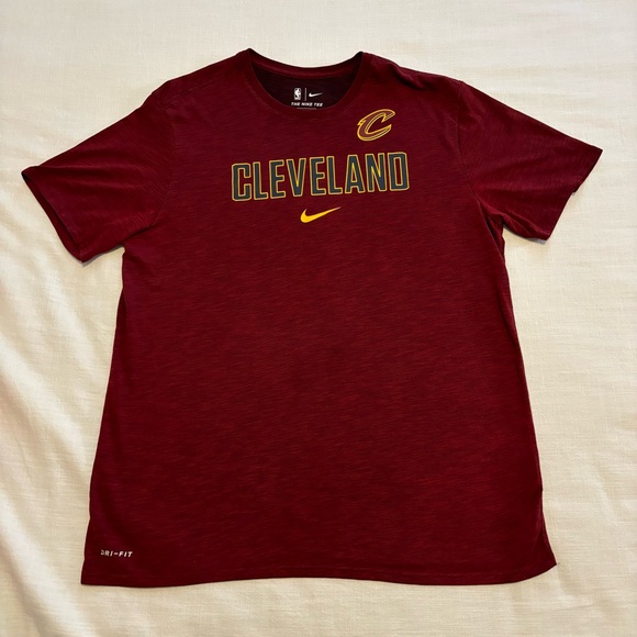 Men’s Nike Cleveland Cavaliers Tee - Picture 1 of 9